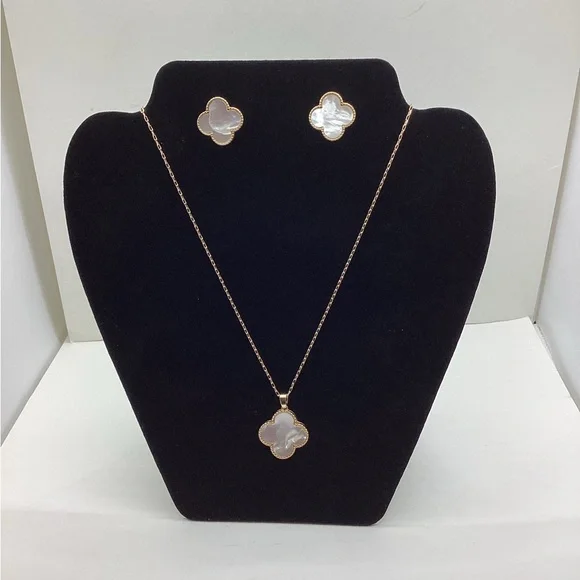 NYC ANNA STATEMENT TAN NECKLACE - Picture 1 of 8